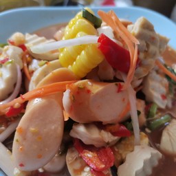 ยำไส้กรอกหมูยอ