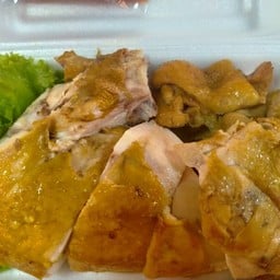 น้องมะนาวไก่ต้มน้ำปลา ตลาดข้างวัดพล