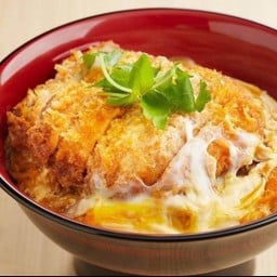 ข้าวหน้าหมูทอดคัตสึด้ง ( ใส่ไข่ )