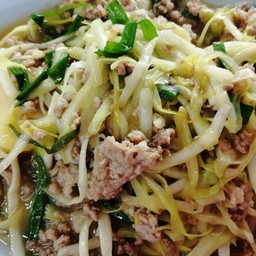 ผัดกุยช่ายขาวเต้าหู้หมูสับ