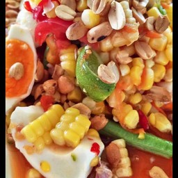 ตำข้าวโพด-ไข่เค็ม