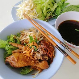 ก๋วยเตี๋ยวไก่ตุ๋น(แห้ง)