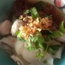 ขาหมูเจ้นิด
