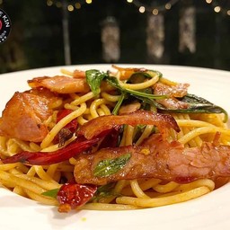 เบคอนผัดพริก