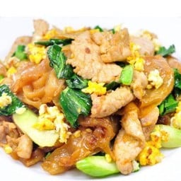 เส้นใหญ่ผัดซีอิ๋วหมู