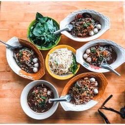 ก๋วยเตี๋ยวปากแตก