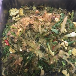 ผัดผักกาดดองใส่หมูใส่วุ้นเส้น