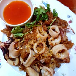 หมึกกระเทียม(กับข้าว)