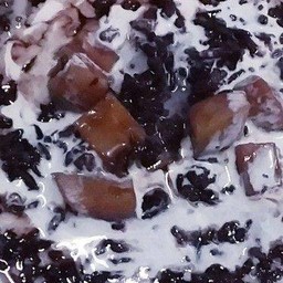 Black Sticky Rice With Taro In Coconut Milk