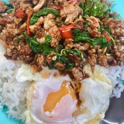 อาหารตามสั่ง คำมอญ&ป้ารัตน์ หลัง ประตู 4 โรงเรียนลาซาลโชติรวี