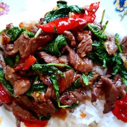 ข้าวกะเพราเนื้อ