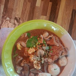 ก๋วยเตี๋ยวเรือถุงทอง + ข้าวเเกง