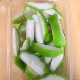 ฝรั่งแช่บ๊วย