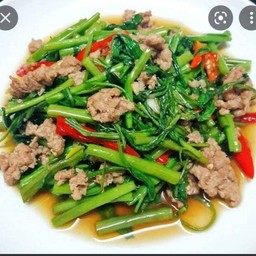 ข้าวผัดผักบุ้งหมูสับ