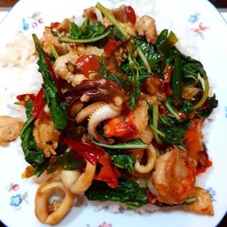 ข้าวกะเพรารวมมิตร