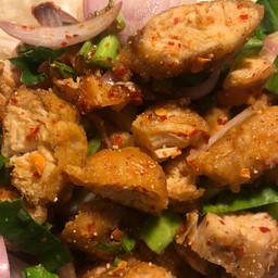 ข้าวยำไก่แซ่บ