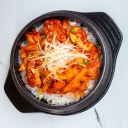 ข้าวหน้าไก่บาร์บีคิวผัดซอสเกาหลี Dakgalbi Deobbab