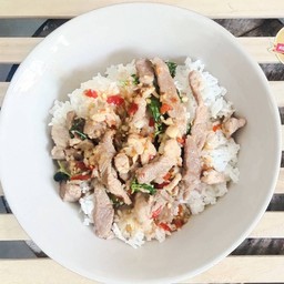 ข้าวกะเพราหมูชิ้น