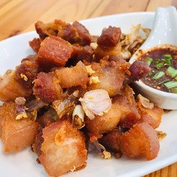 หมูสามชั้นทอดน้ำปลา