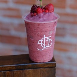 Snowy mixed berry frappé
