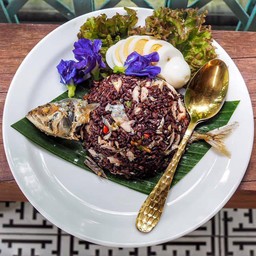 คอหมูผัดพริกแห้ง (ราดข้าว)
