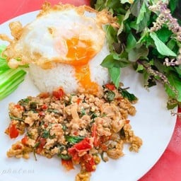 กระเพราหมูสับ