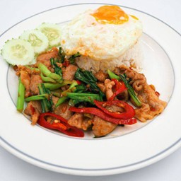 ข้าวคะน้าหมูชิ้น