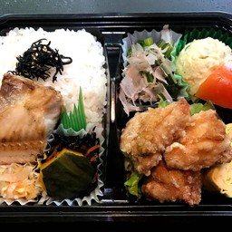 4).HOKKE&KARAAGE BENTO