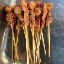 ข้าวปลาแกะ หมูปิ้ง