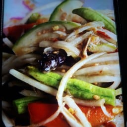 มั่นมณี ยำตำลาบ แม่บ้านฮอลแลนด์