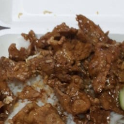 ข้าวหมูกระเทียม