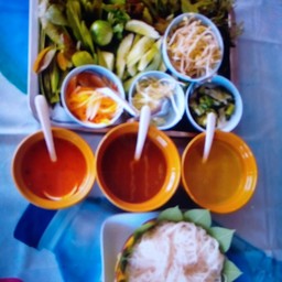 ขนมจีนน้ำยา ชุดใหญ่