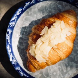 ครัวซองอัลม่อน