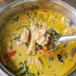 แกงเขียวหวานไก่ (ไม่มีขนมจีน + ไม่มีผัก)