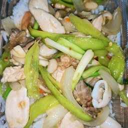 ผัดพริกหยวกร้านป้าเขาอร่อยอ่ะ