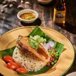 ข้าวหน้ายำปลากะพง