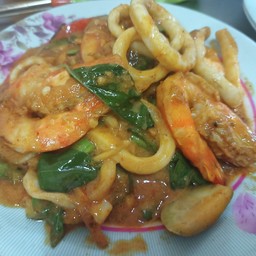ผัดพริกแกง
