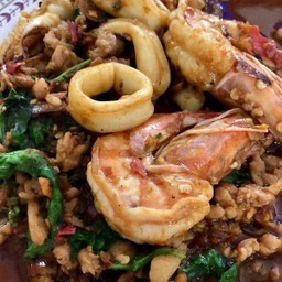 ข้าวกะเพรารวมมิตร