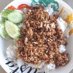 ข้าวหมูสับผัดกระเทียม