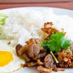 ข้าวหมูทอดกระเทียม