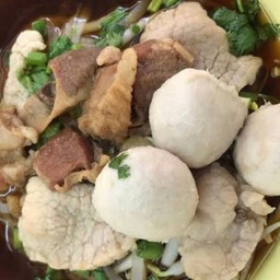 ก๋วยเตี๋ยวหมูสด