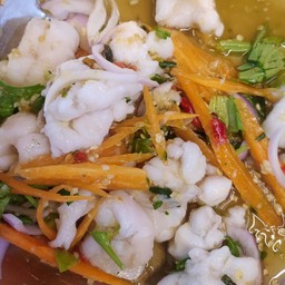 ยำไข่หมึก