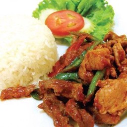 ข้าวผัดพริกแกงไก่