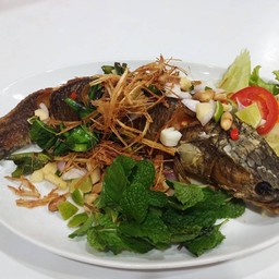 ปลาช่อนทอดสมุนไพร