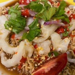 ยำมาม่าเล็บมือนาง