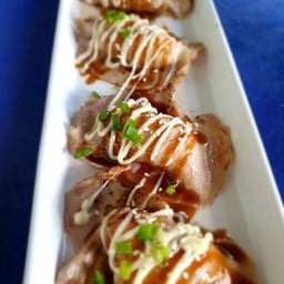 ข้าวหน้าสันคอหมูพริกไทยดำ