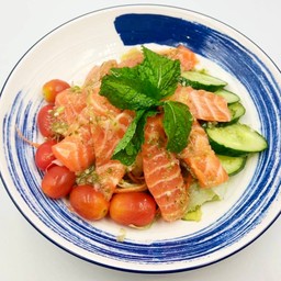 ยำปลาแซลมอนสด