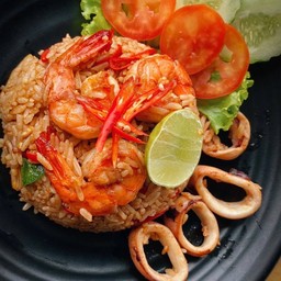 ข้าวผัดต้มยำทะเลแห้ง