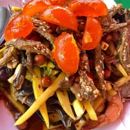 ยำมะม่วงไข่เค็ม