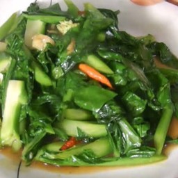 คะน้าน้ำมันหอยราดข้าว